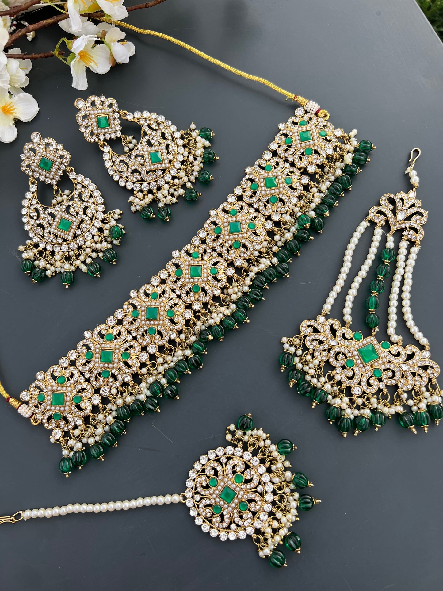 Shafa necklace set