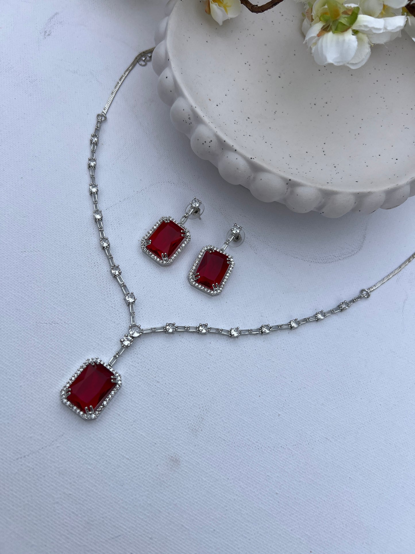 Kiana pendant necklace set
