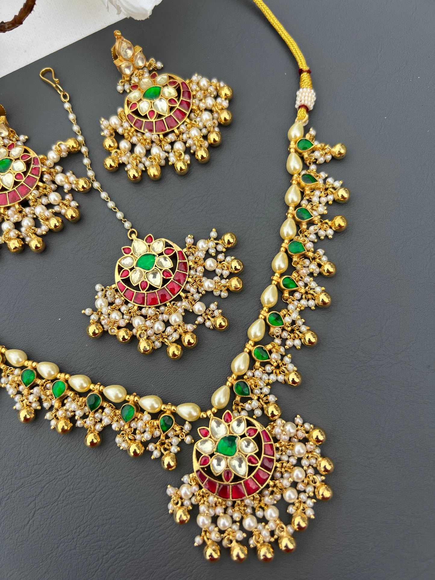 Siyara paachi necklace set