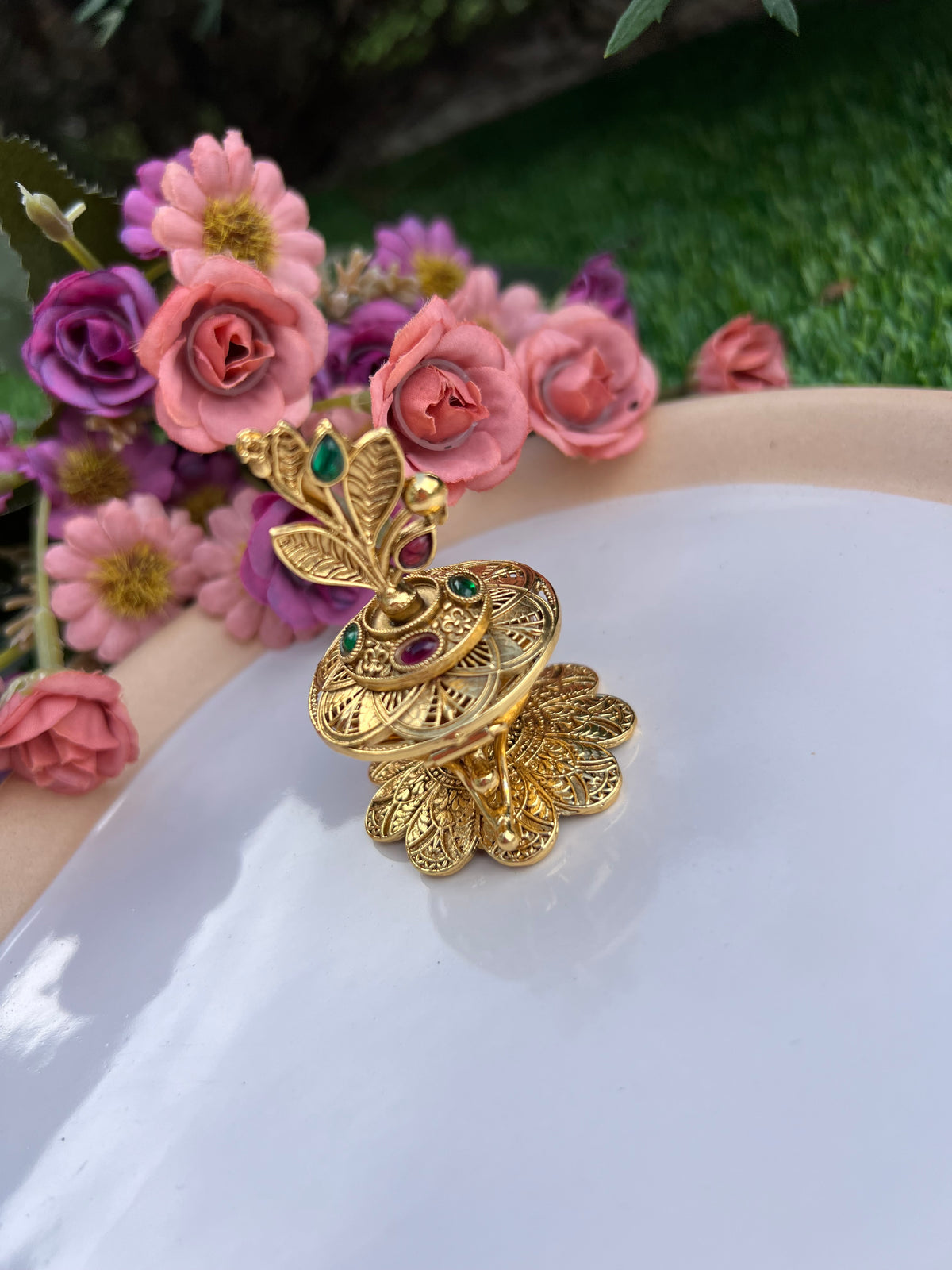 Antique Lotus Leaf Gold-Plated Sindoor Dani