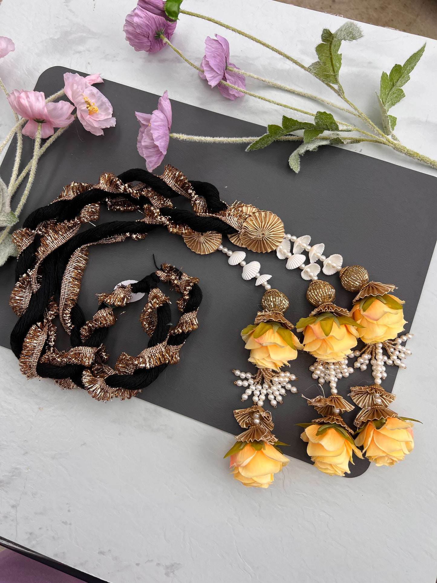 Manpreet Floral Paranda Decorative Punjabi
Parandi for Festive Styling