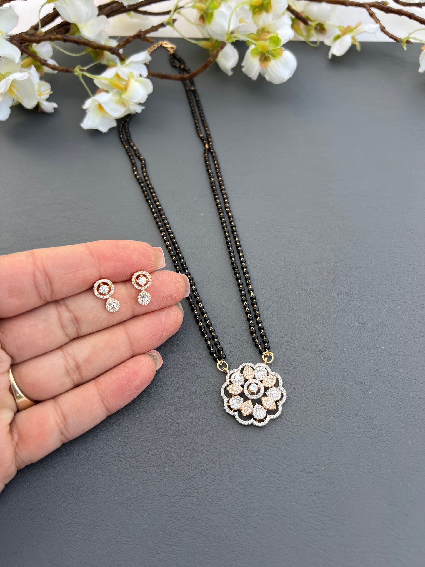 Dual tone Ad mangalsutra