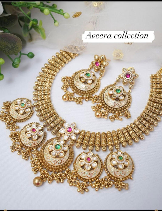 Divisha necklace set