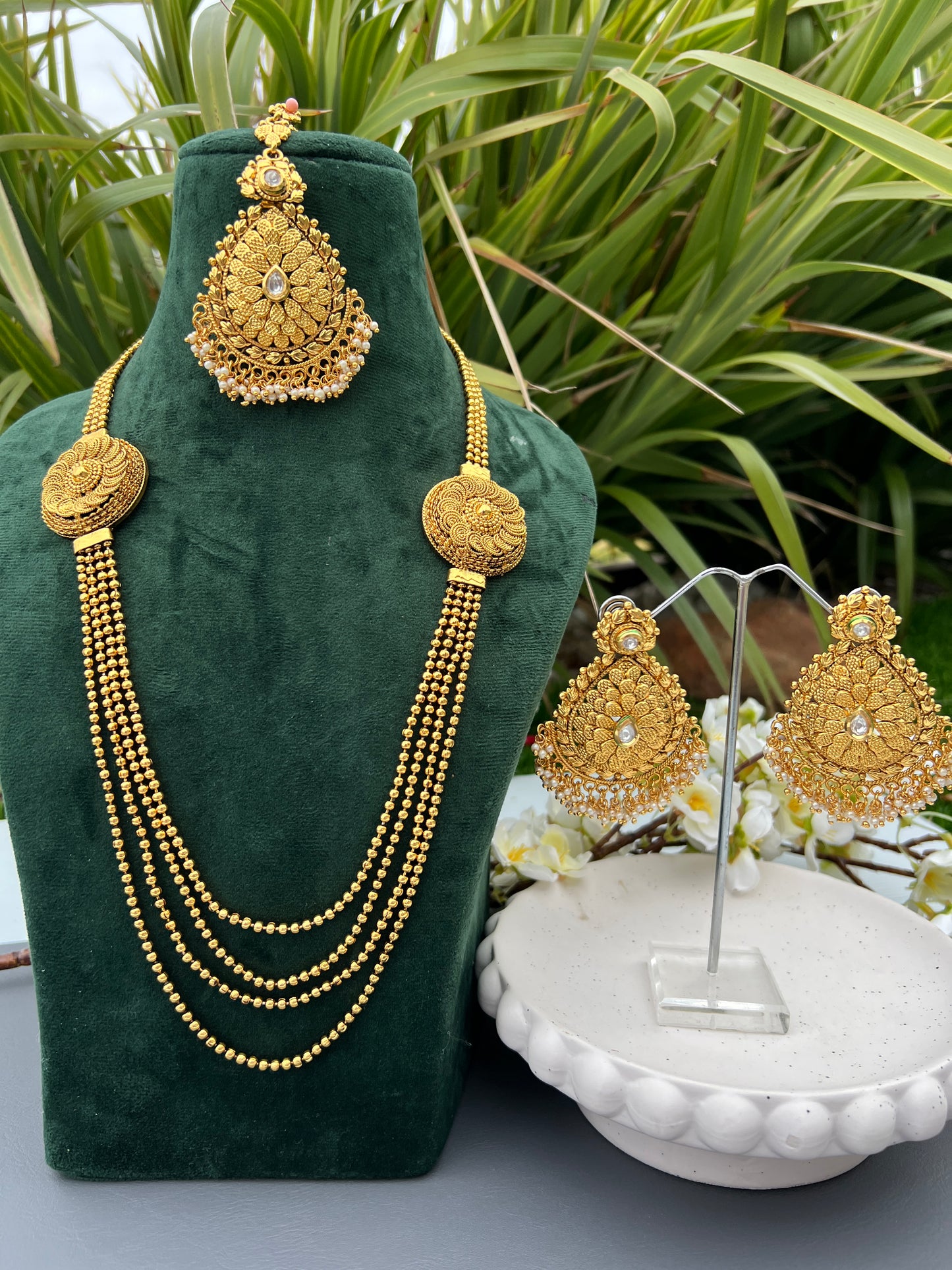Arpita necklace set