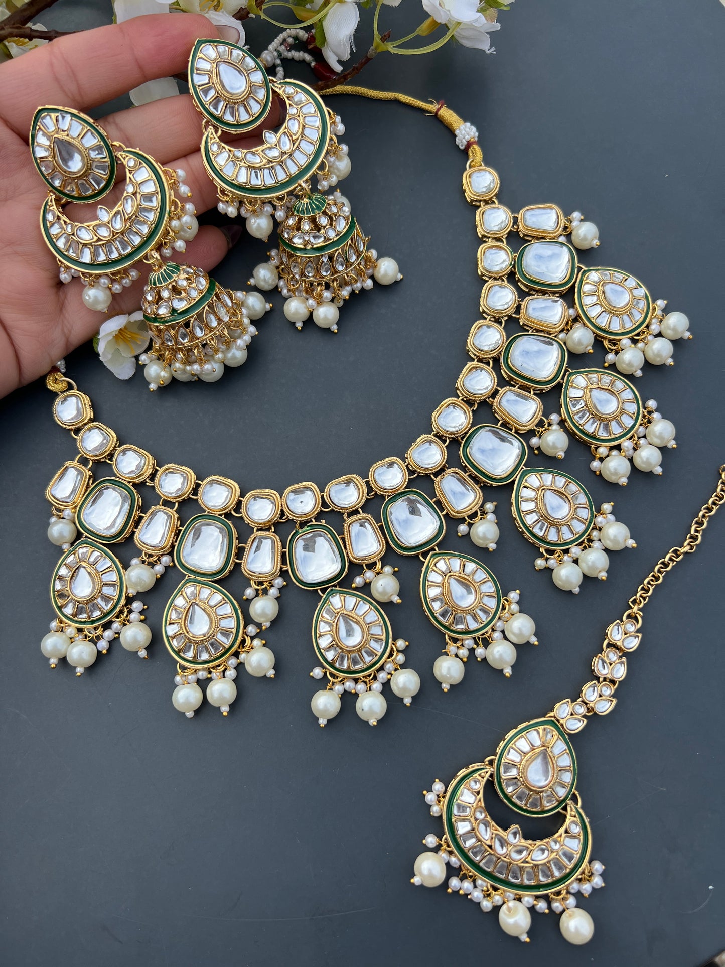 Vartika necklace set