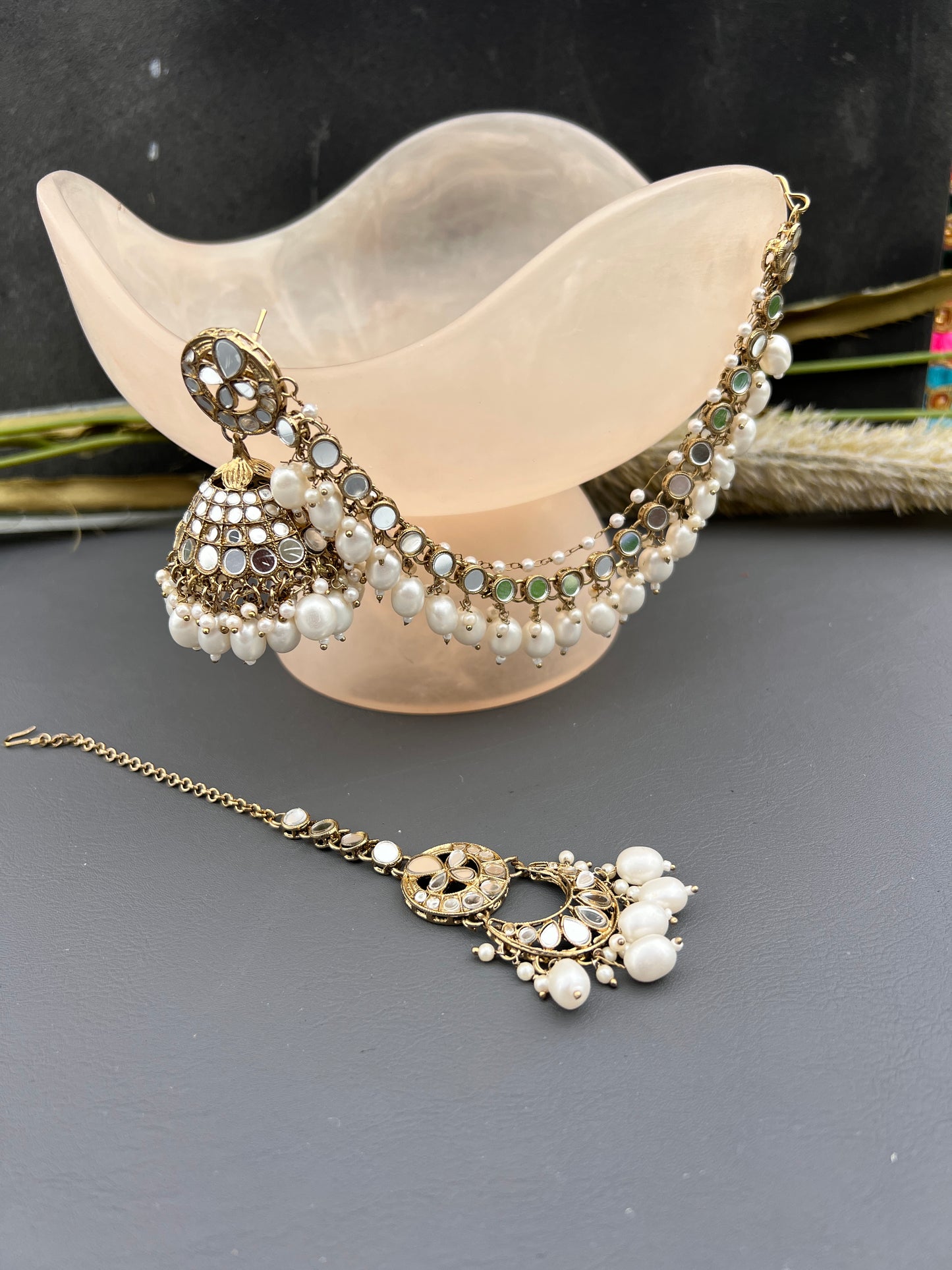 Lailah jhumka tikka set