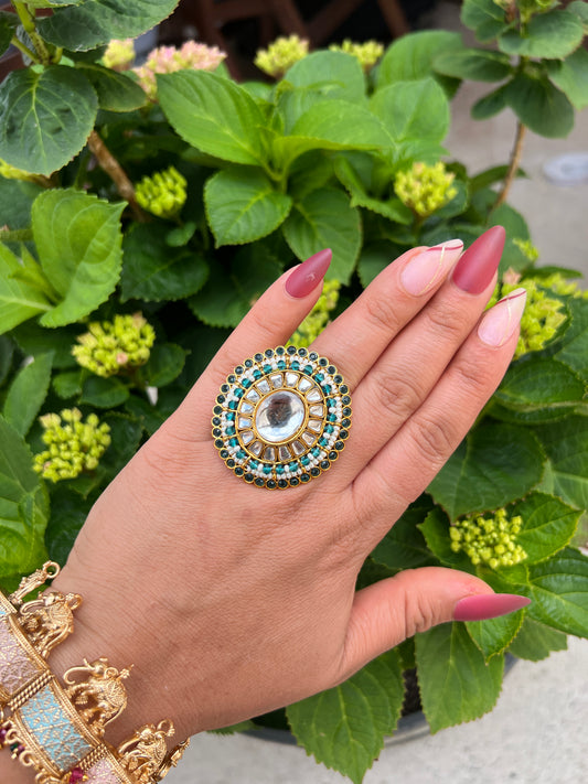 Kavya oversize ring