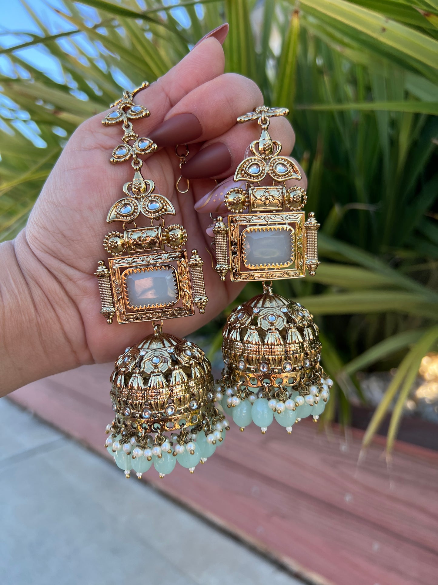 Himanshi oversized jhumka