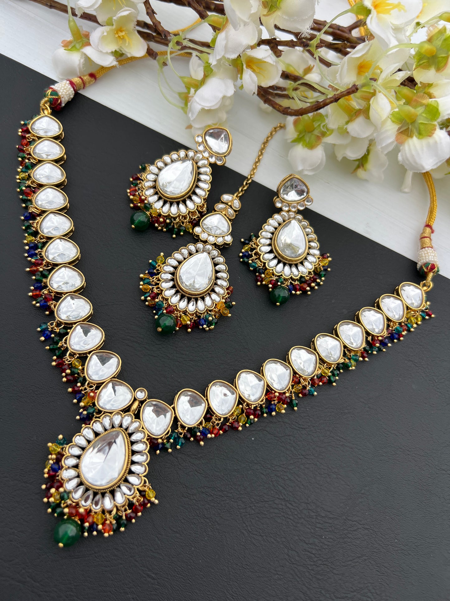 Shuchi necklace set
