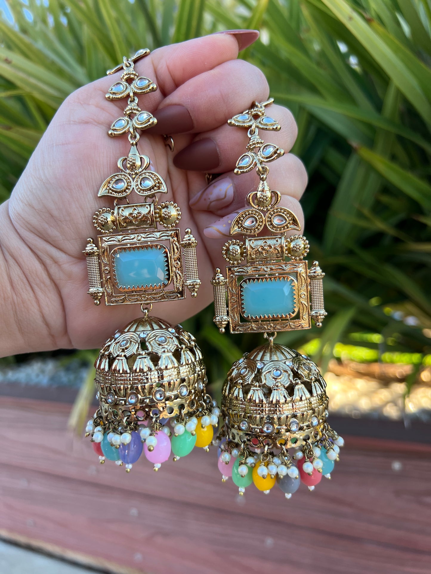 Himanshi oversized jhumka
