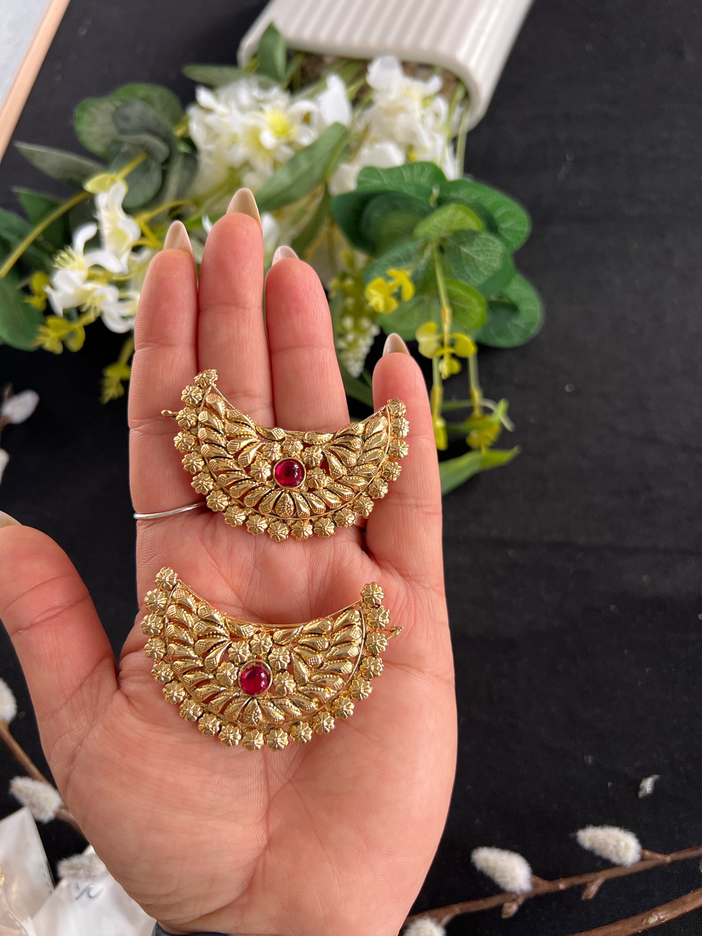 The Heer Crescent Clips( pair)