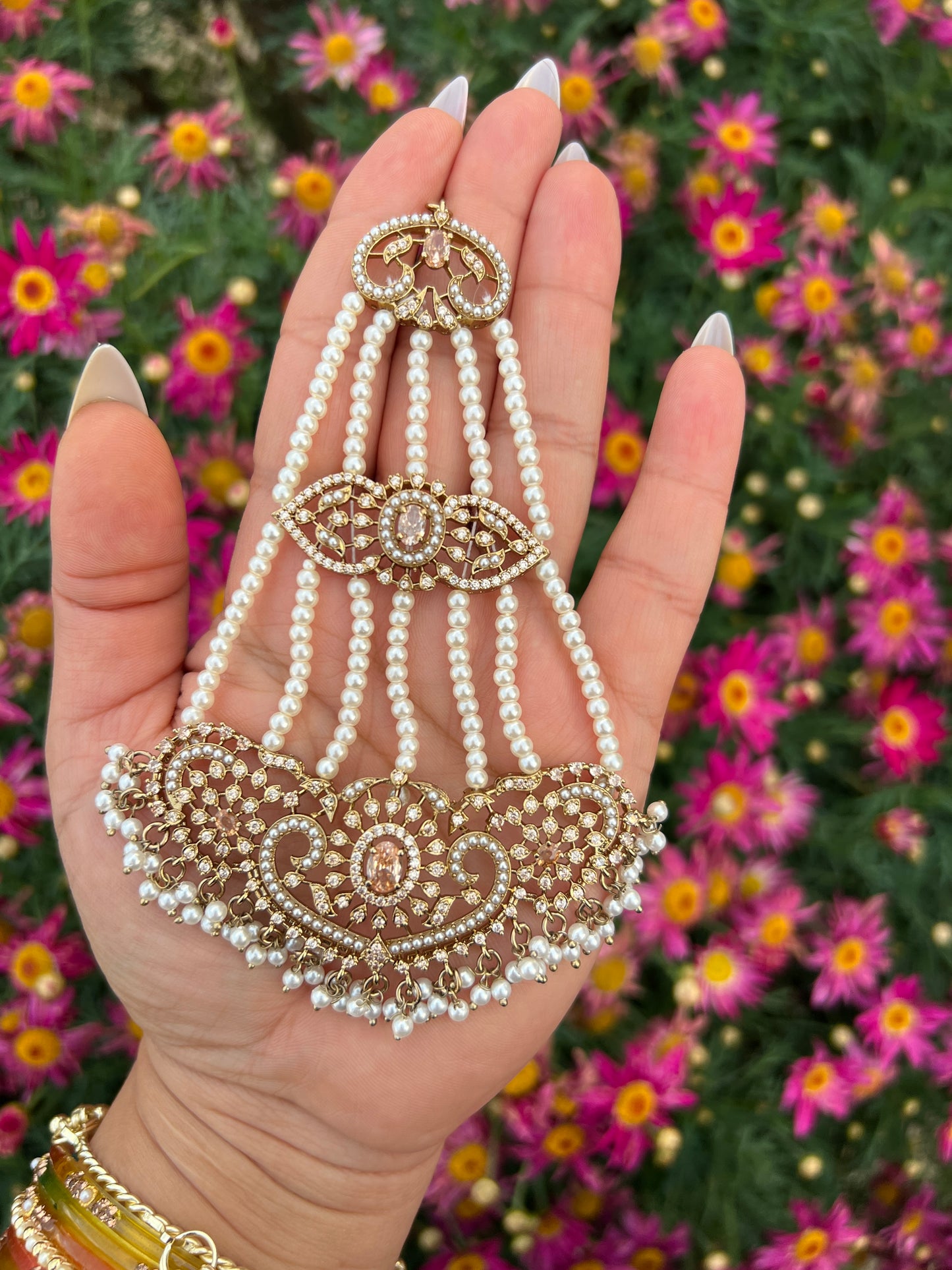 Gulbahar Filigree Pearl Side Tikka / Passa