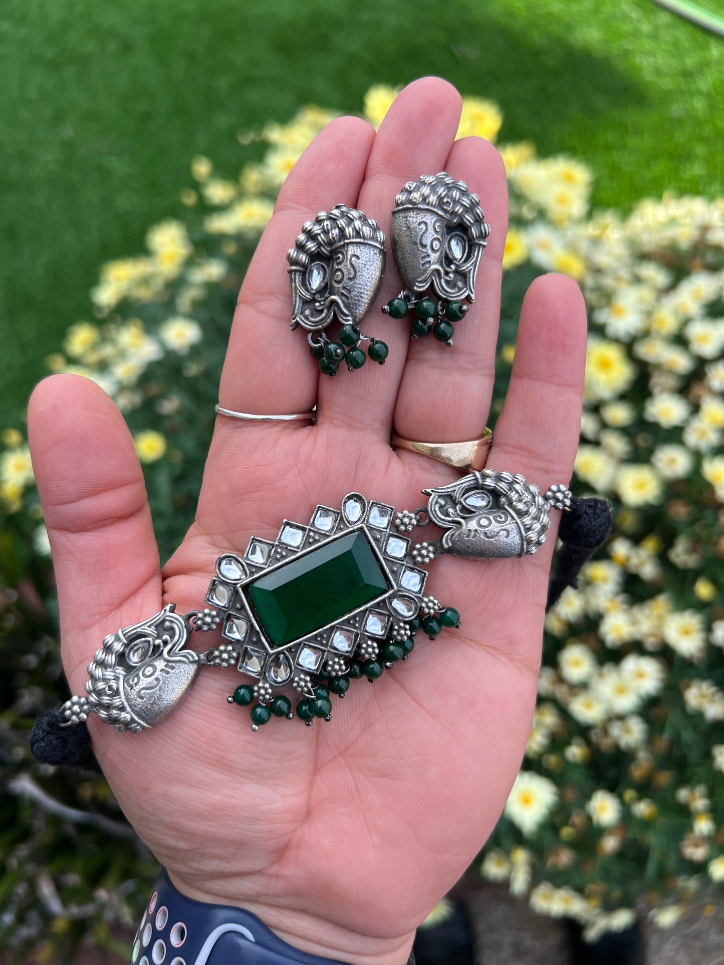 Lavnya choker set