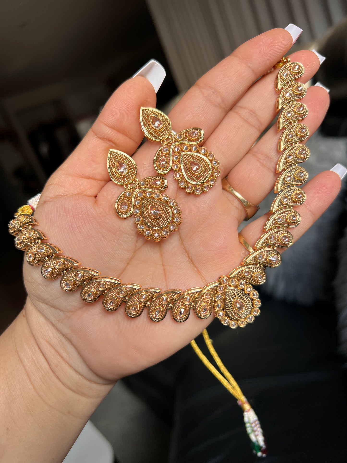 Aakaya necklace set