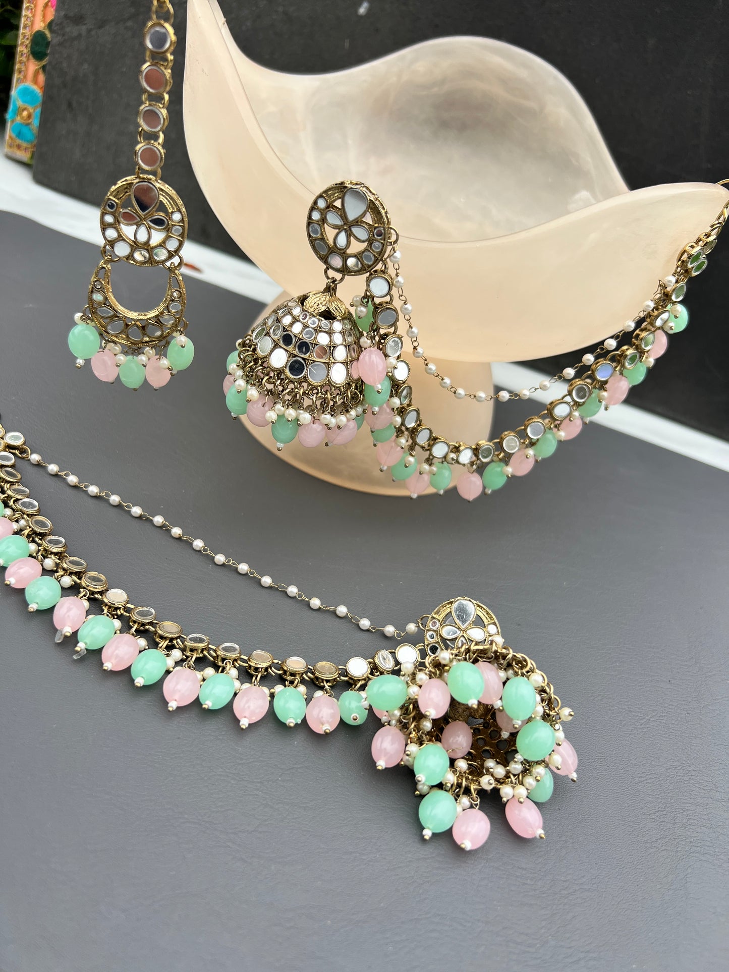 Lailah jhumka tikka set