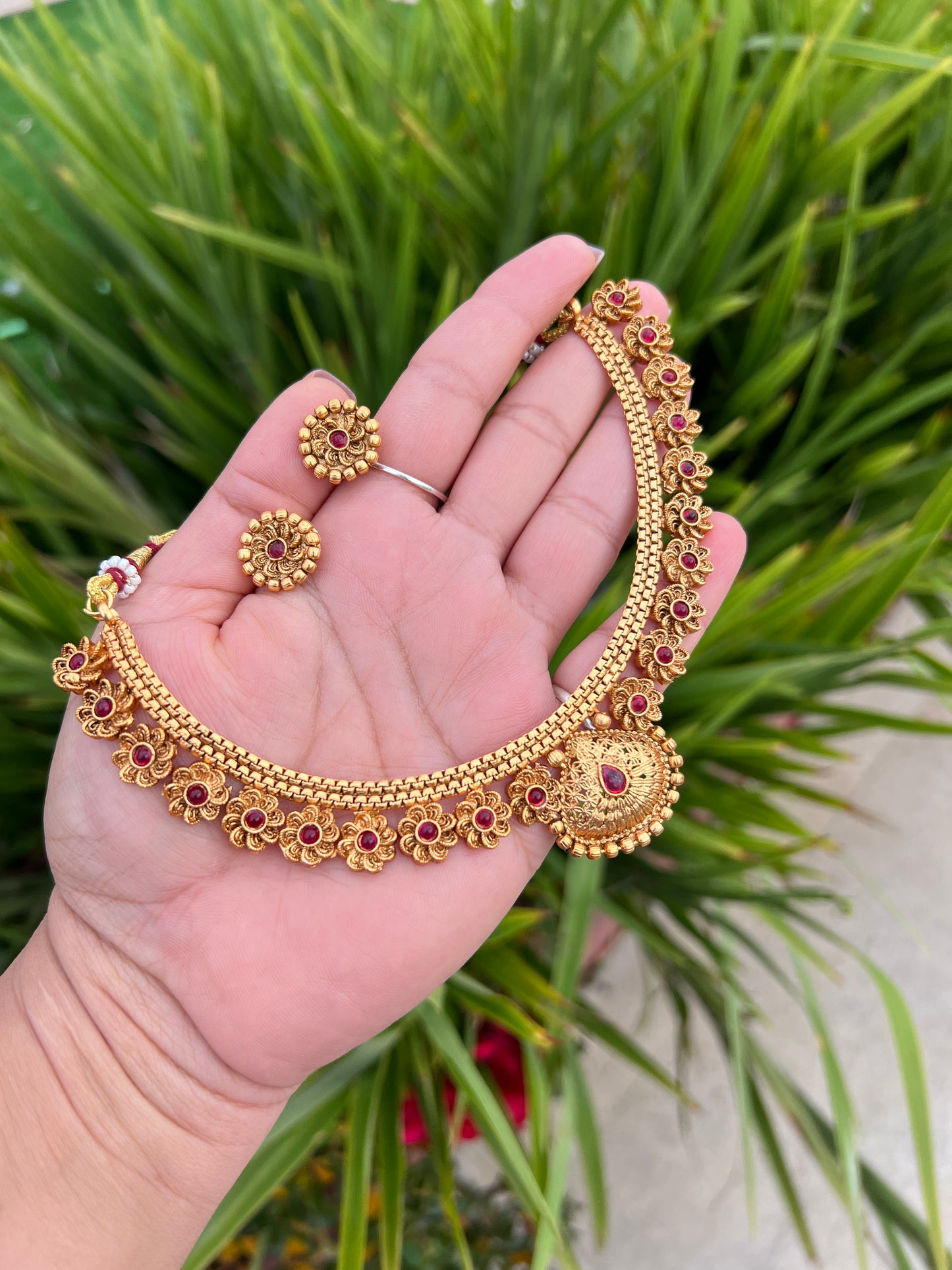 Minisha necklace set