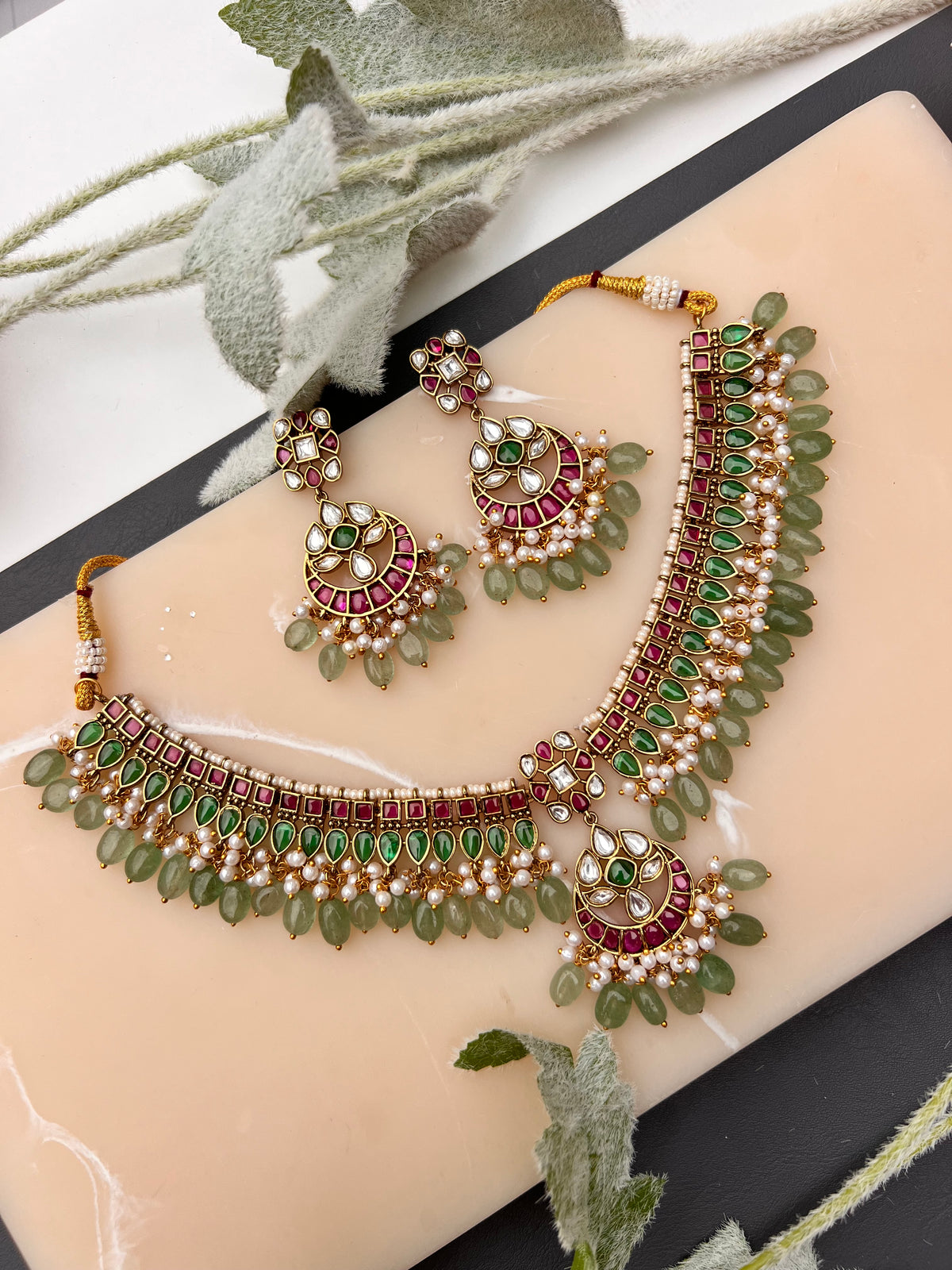 Juhi Victorian necklace set