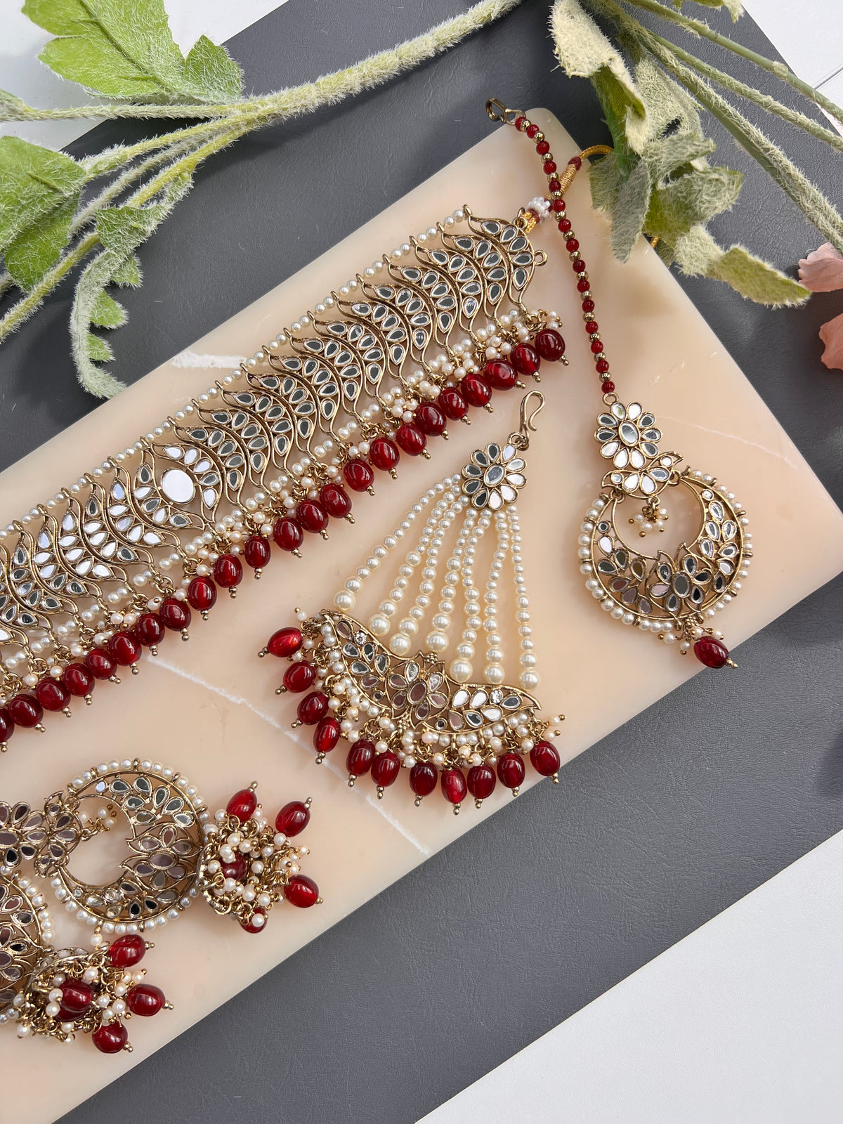Amaya choker set