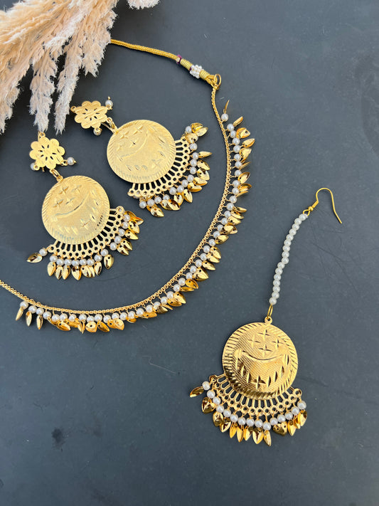 Meet necklace set