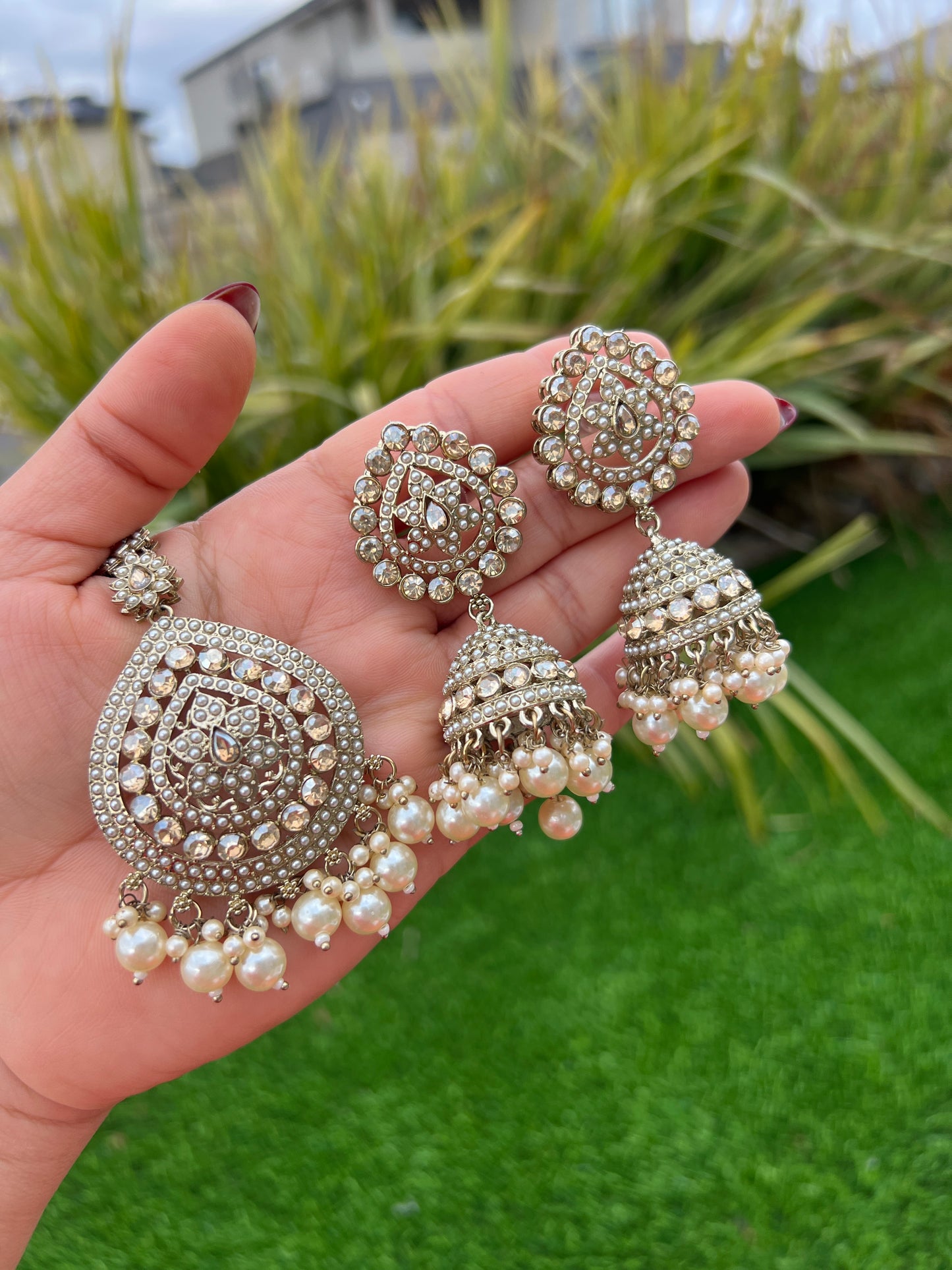 Anikta jhumki & tikka set