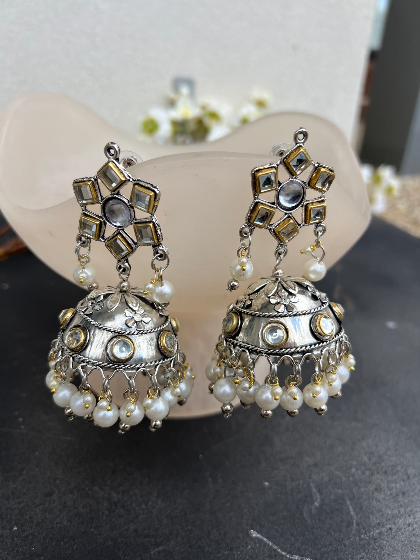 Pavitra jhumka