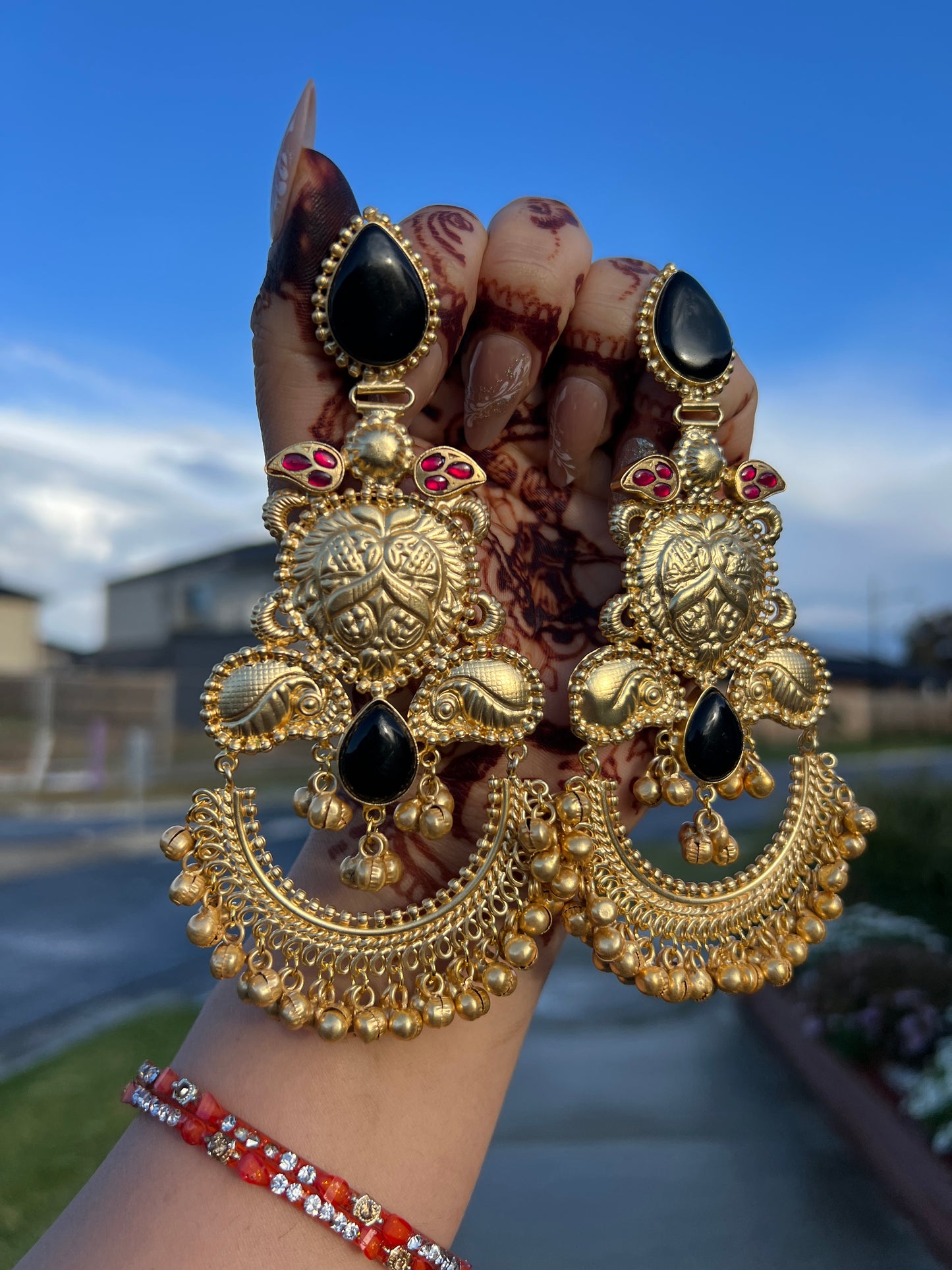 Tammana oversize earrings