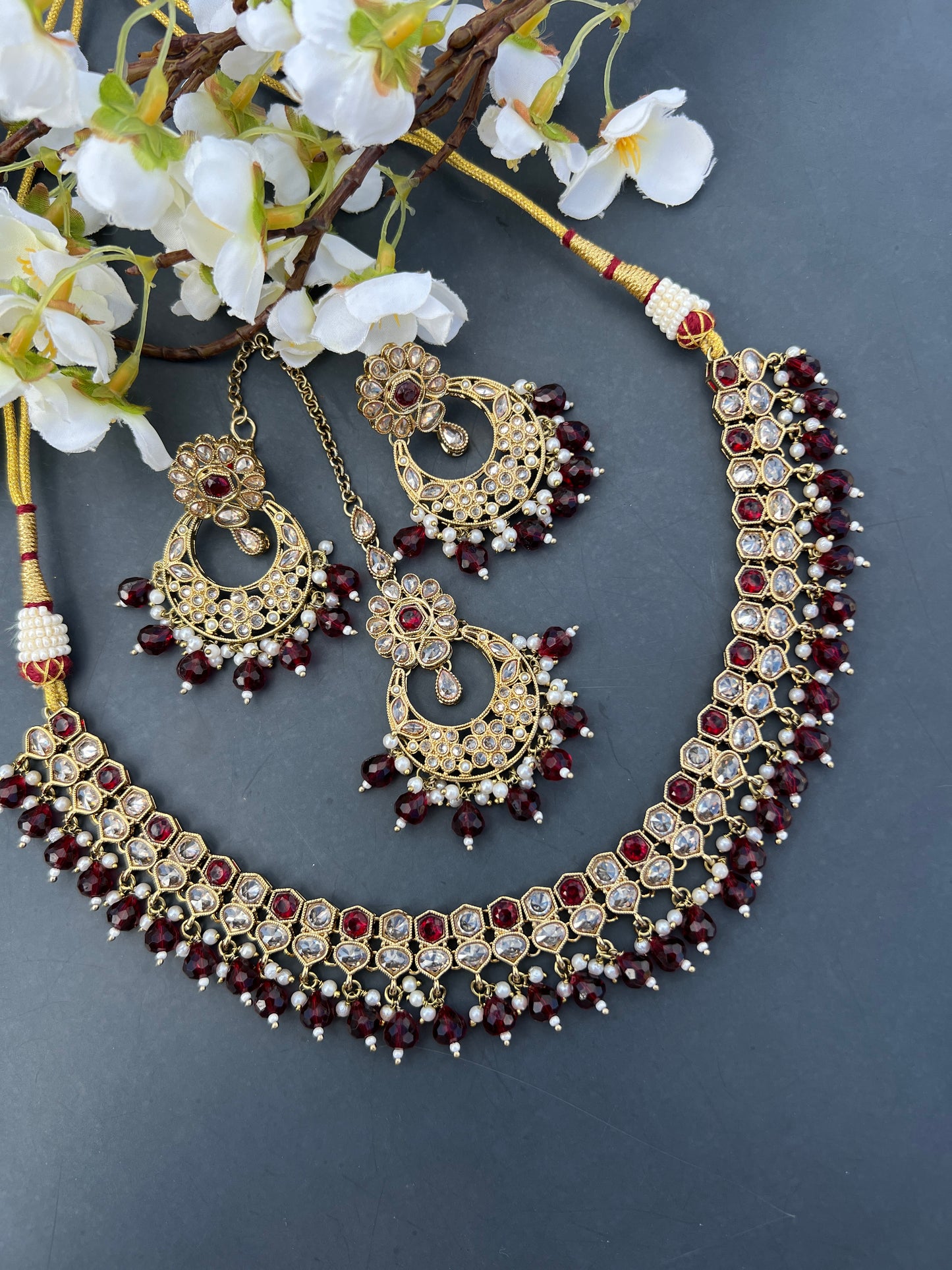 Anshika necklace set