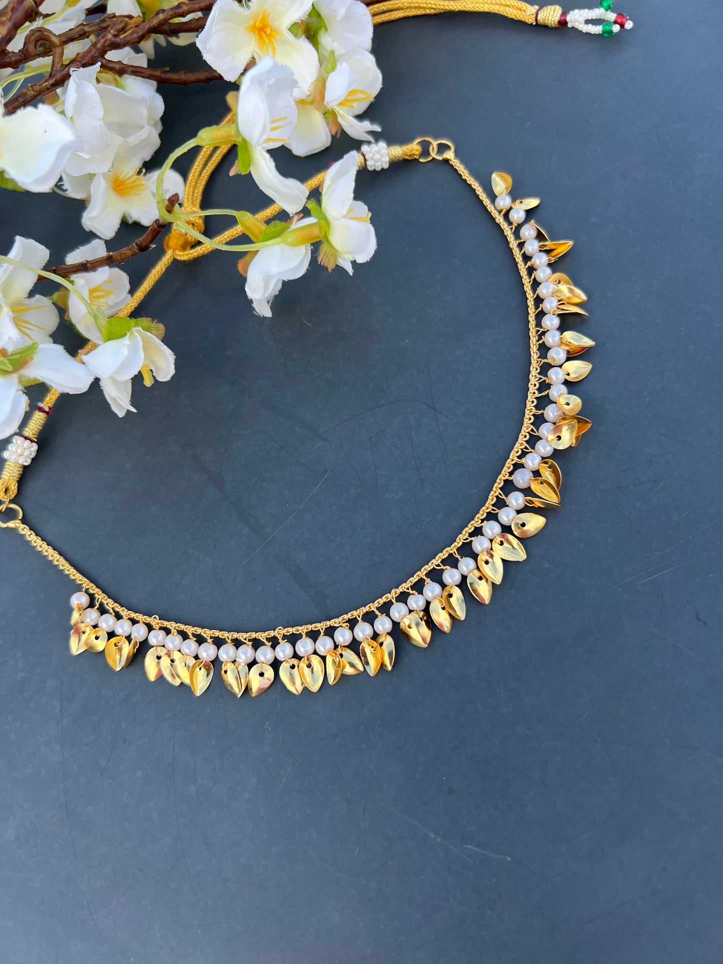Aria neckline