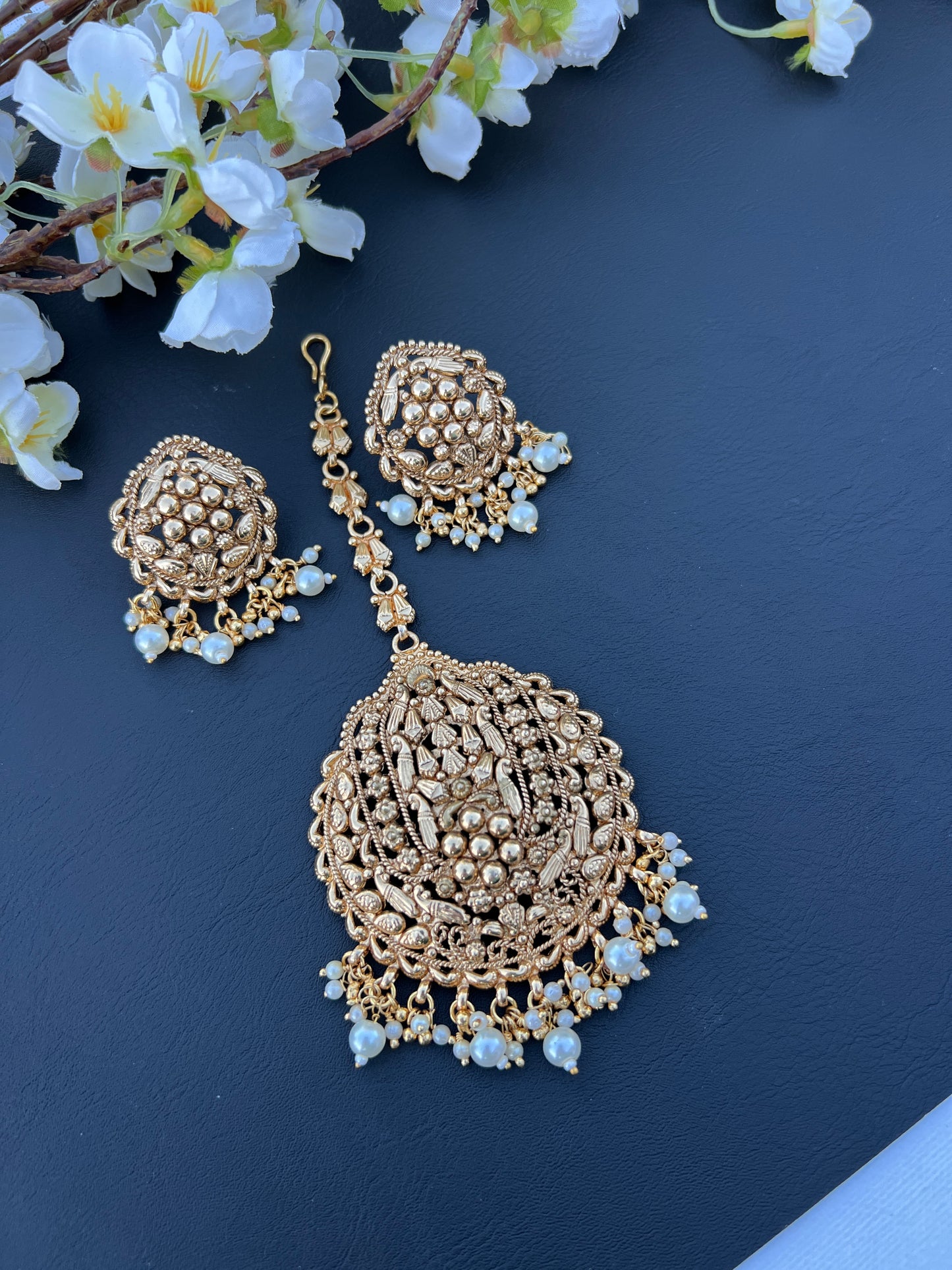 Sehar earrings tikka set