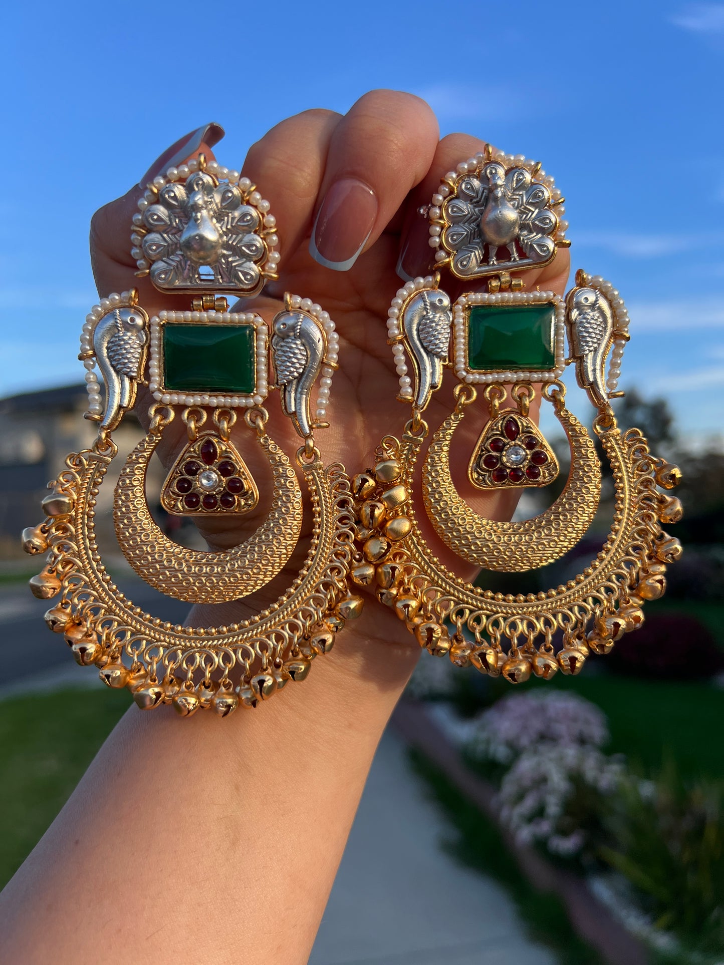 Suhana oversize earrings