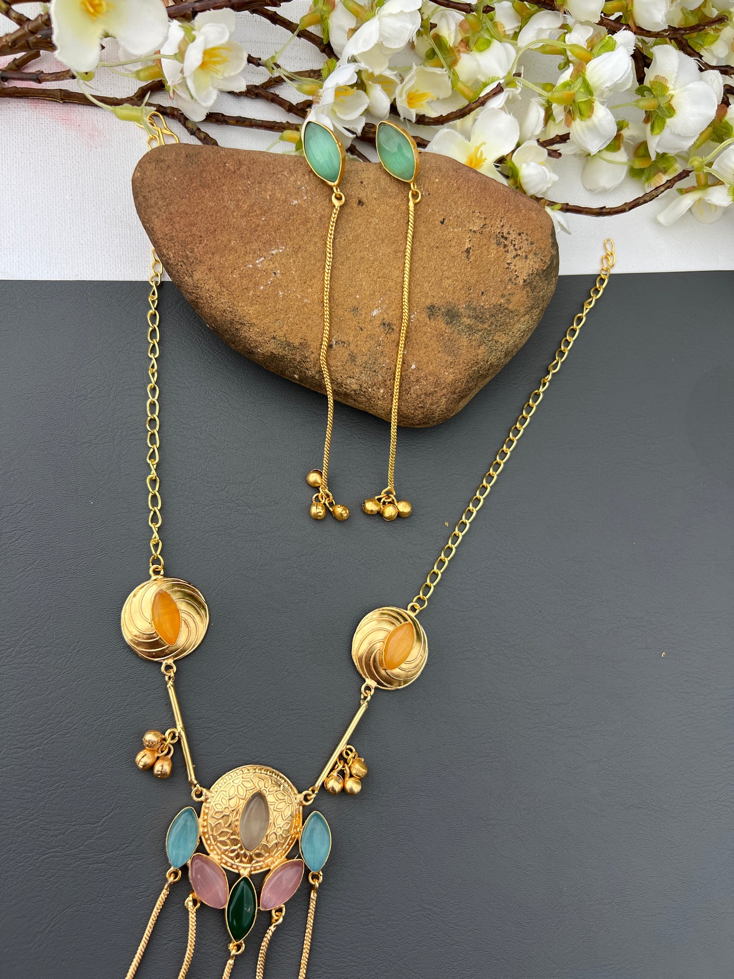 Kamya necklace set