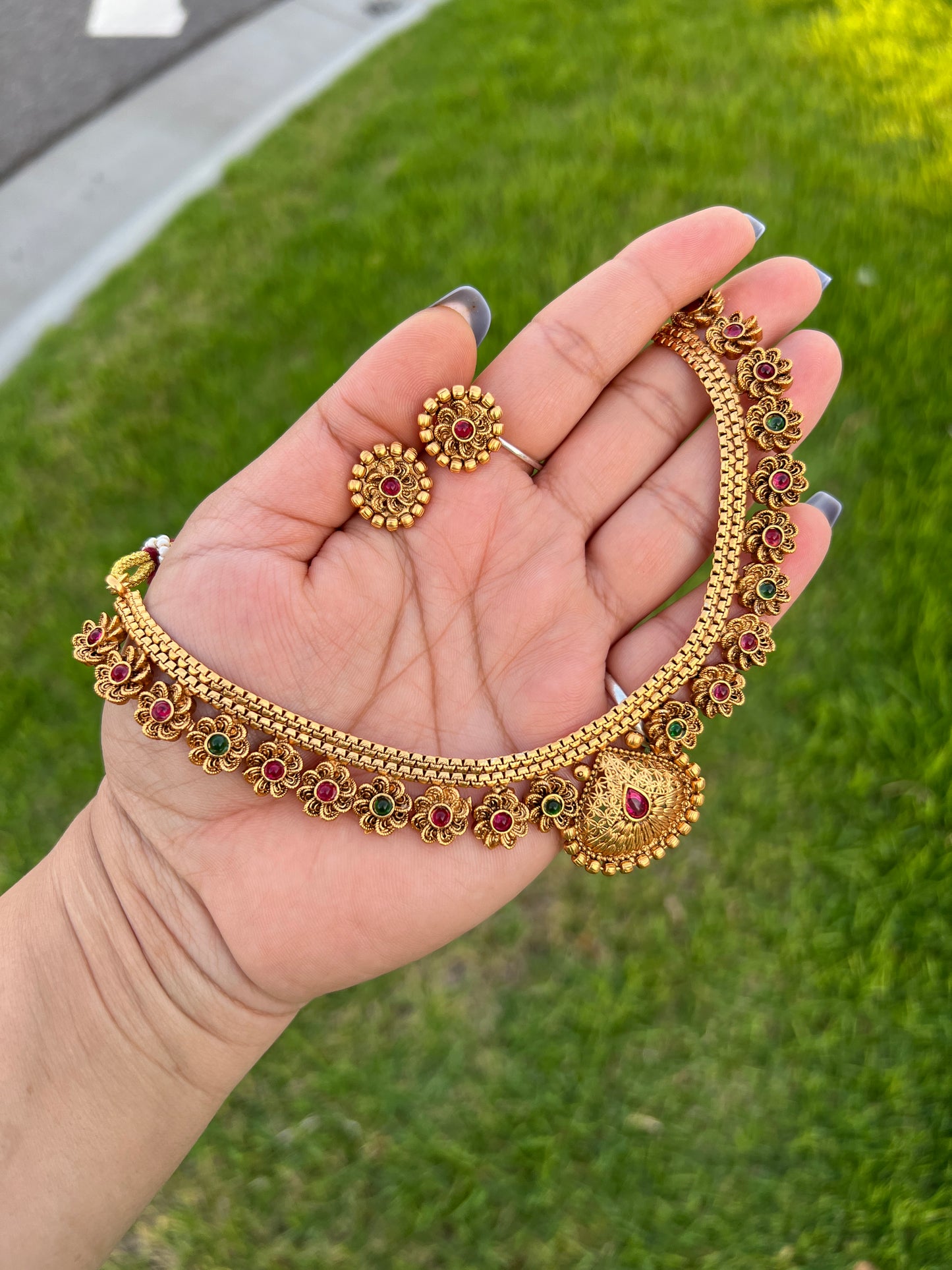 Minisha necklace set