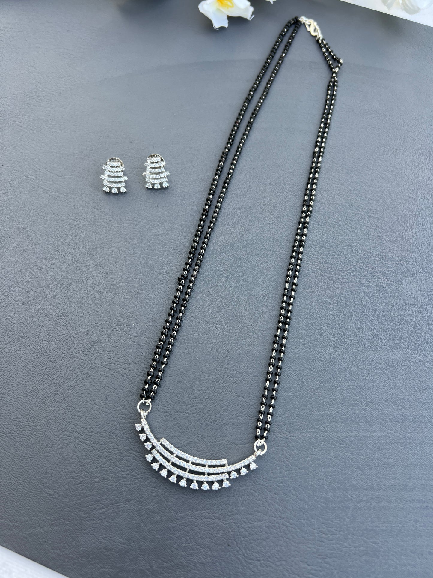 Silver Ad necklace set