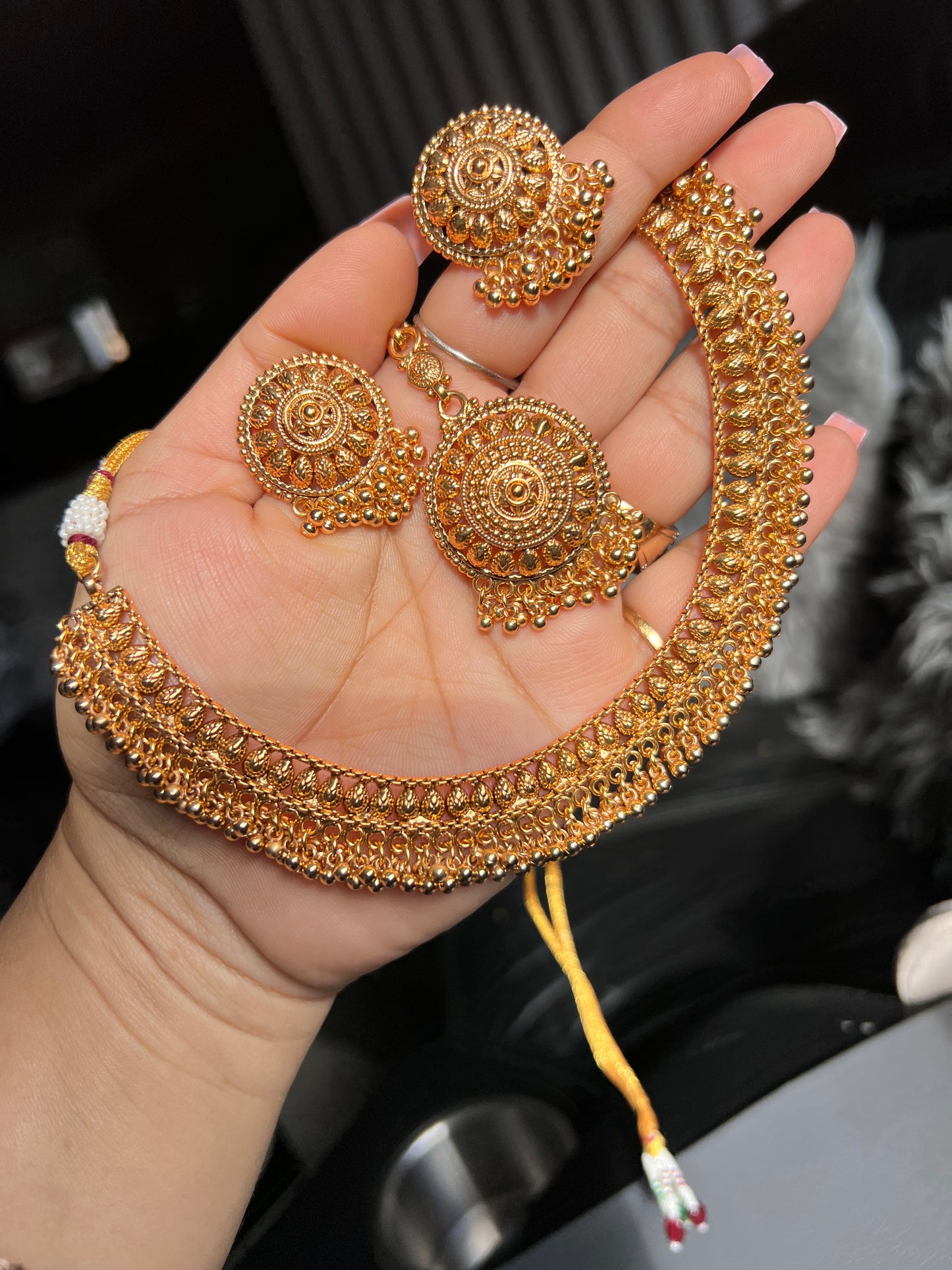 Pratima necklace set