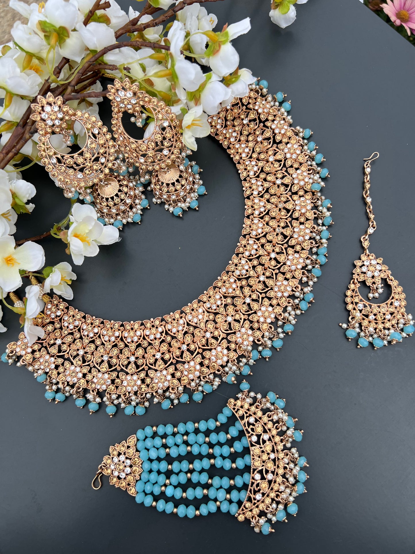 Shiza necklace set