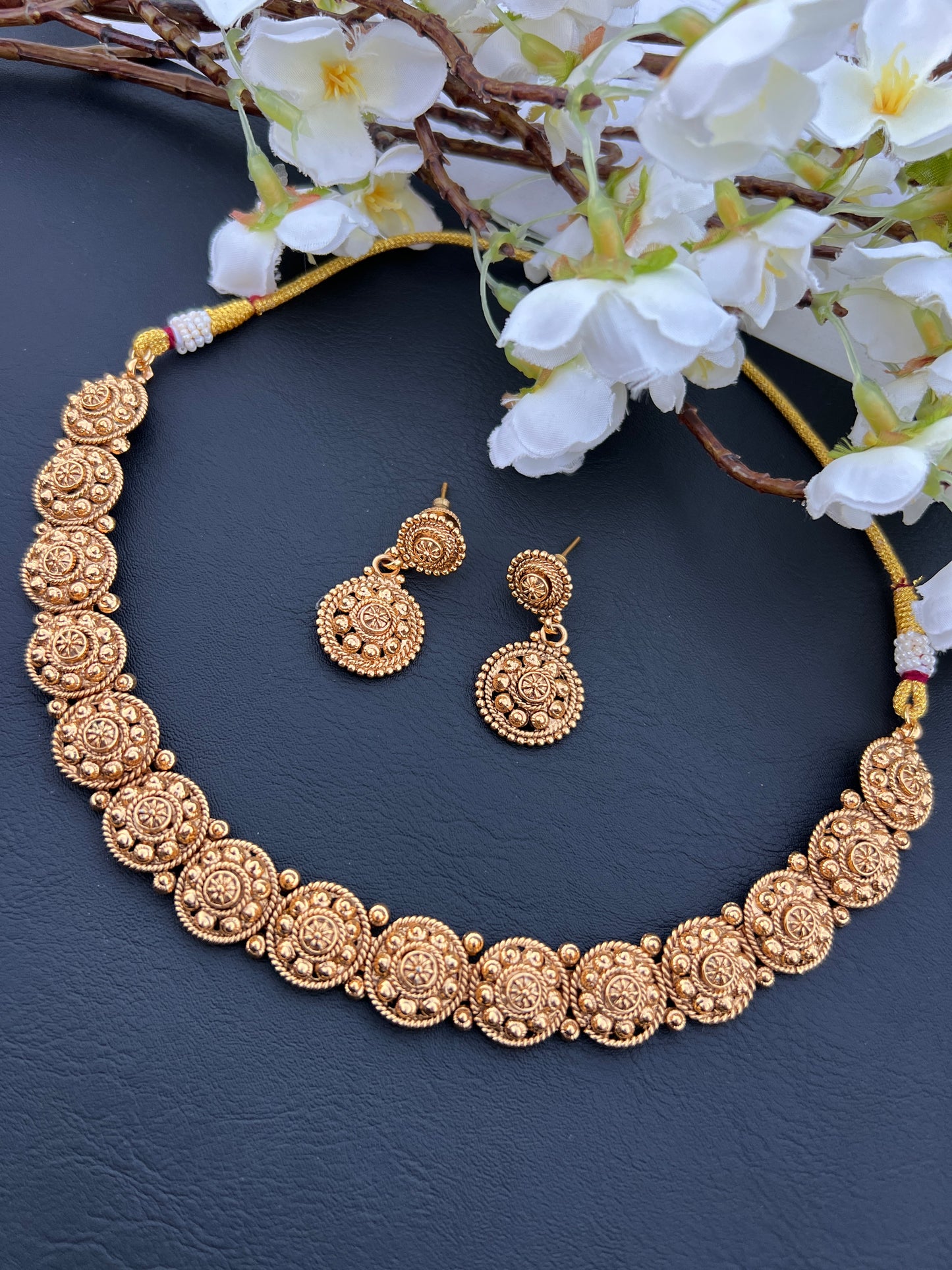 Ishvi necklace set