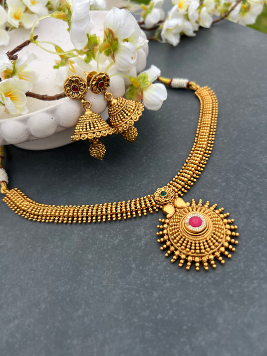 Aasha necklace set