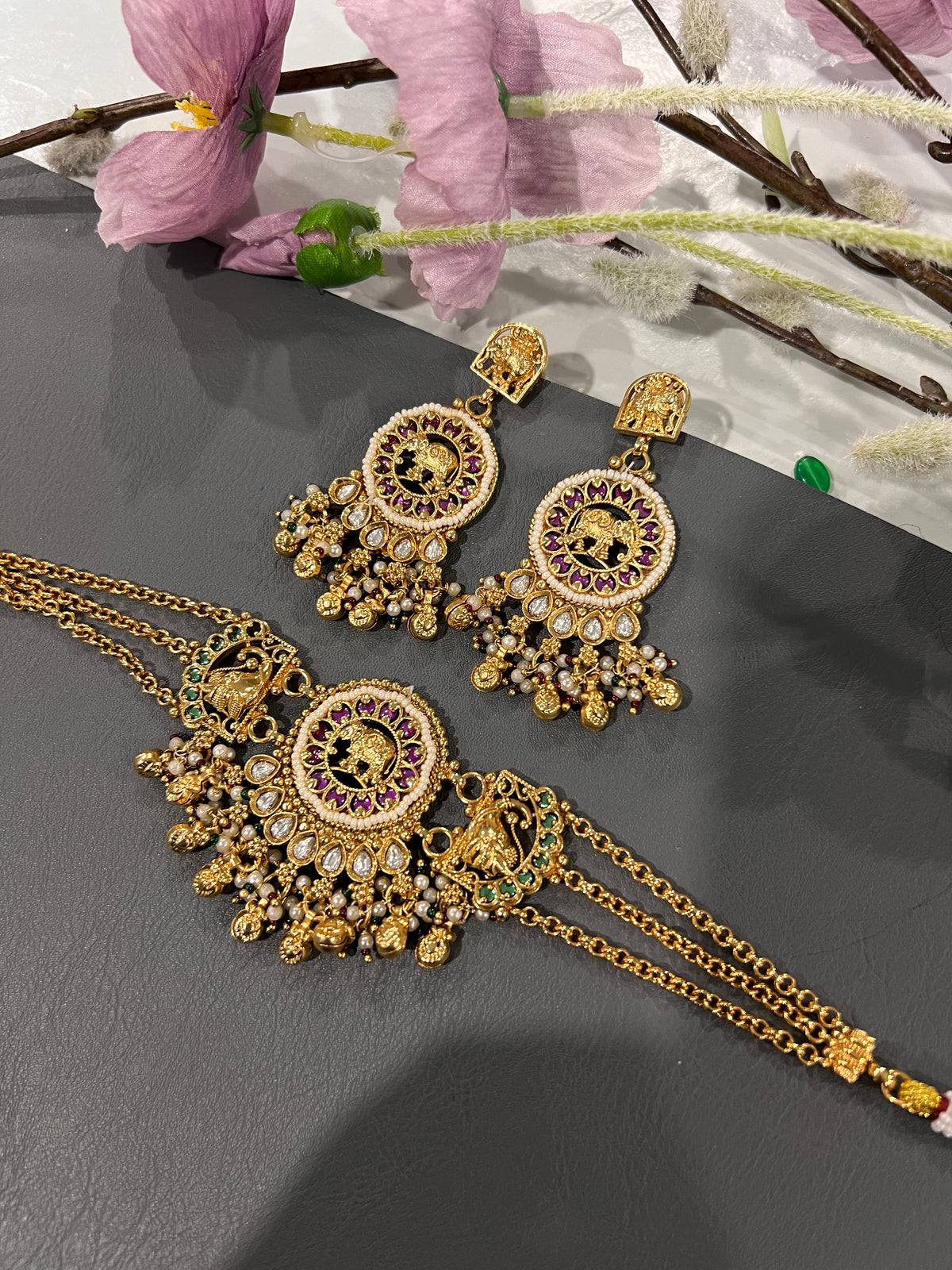 Aaria Heritage choker set