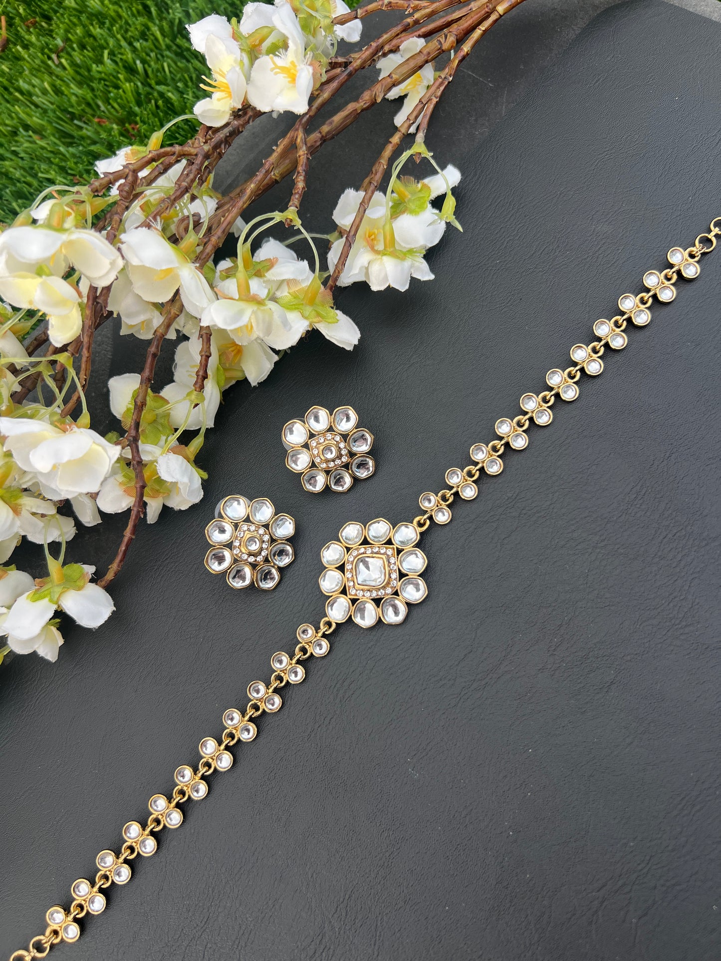 Luvika necklace set