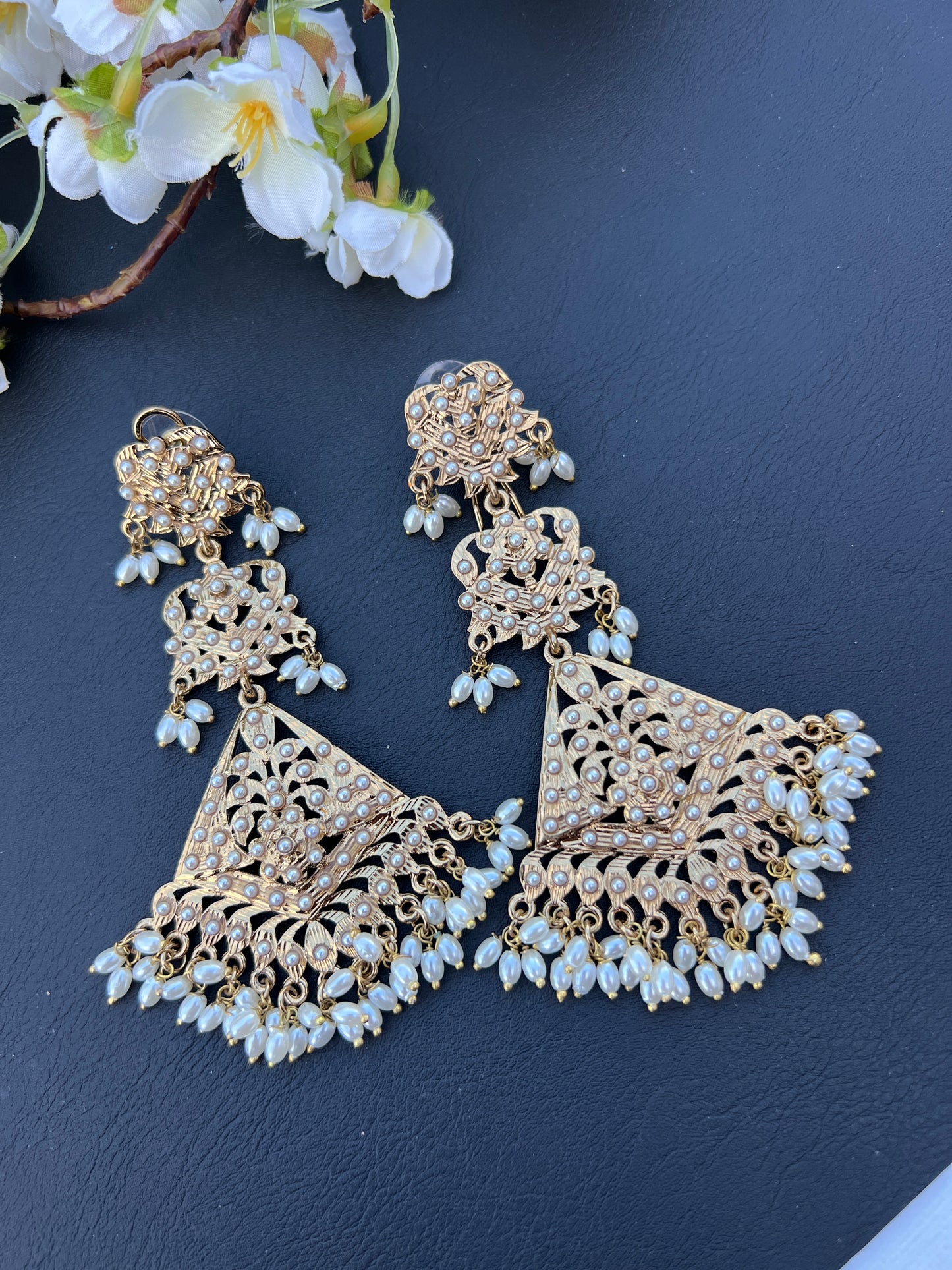 Noor long earrings