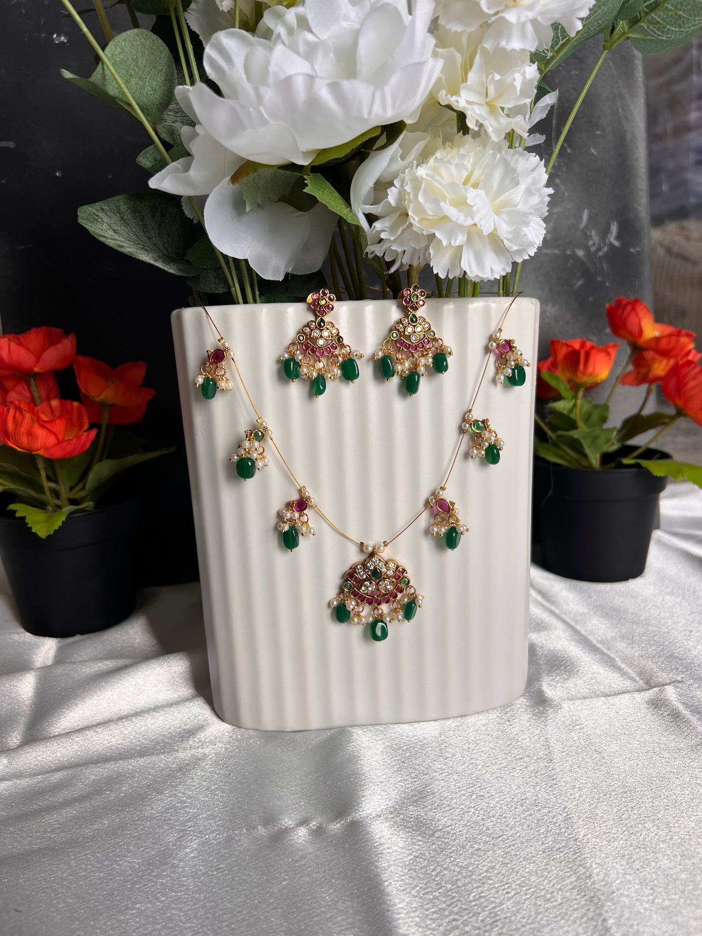 Manvi Herritage Invisible
Necklace