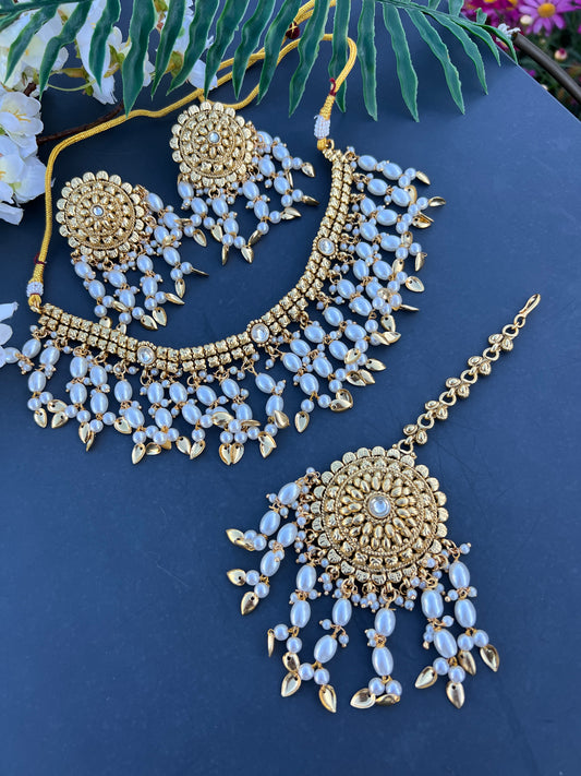 Asthaa necklace set
