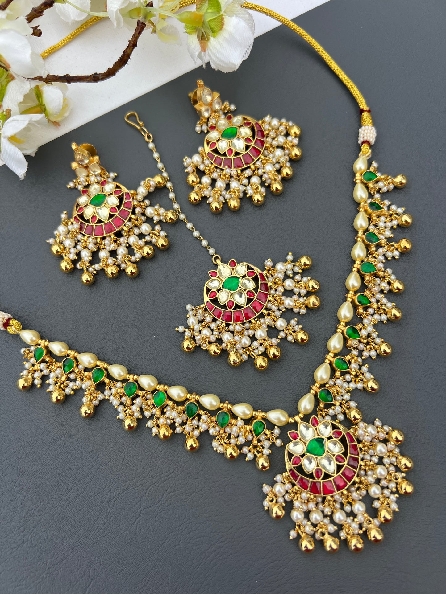 Siyara paachi necklace set