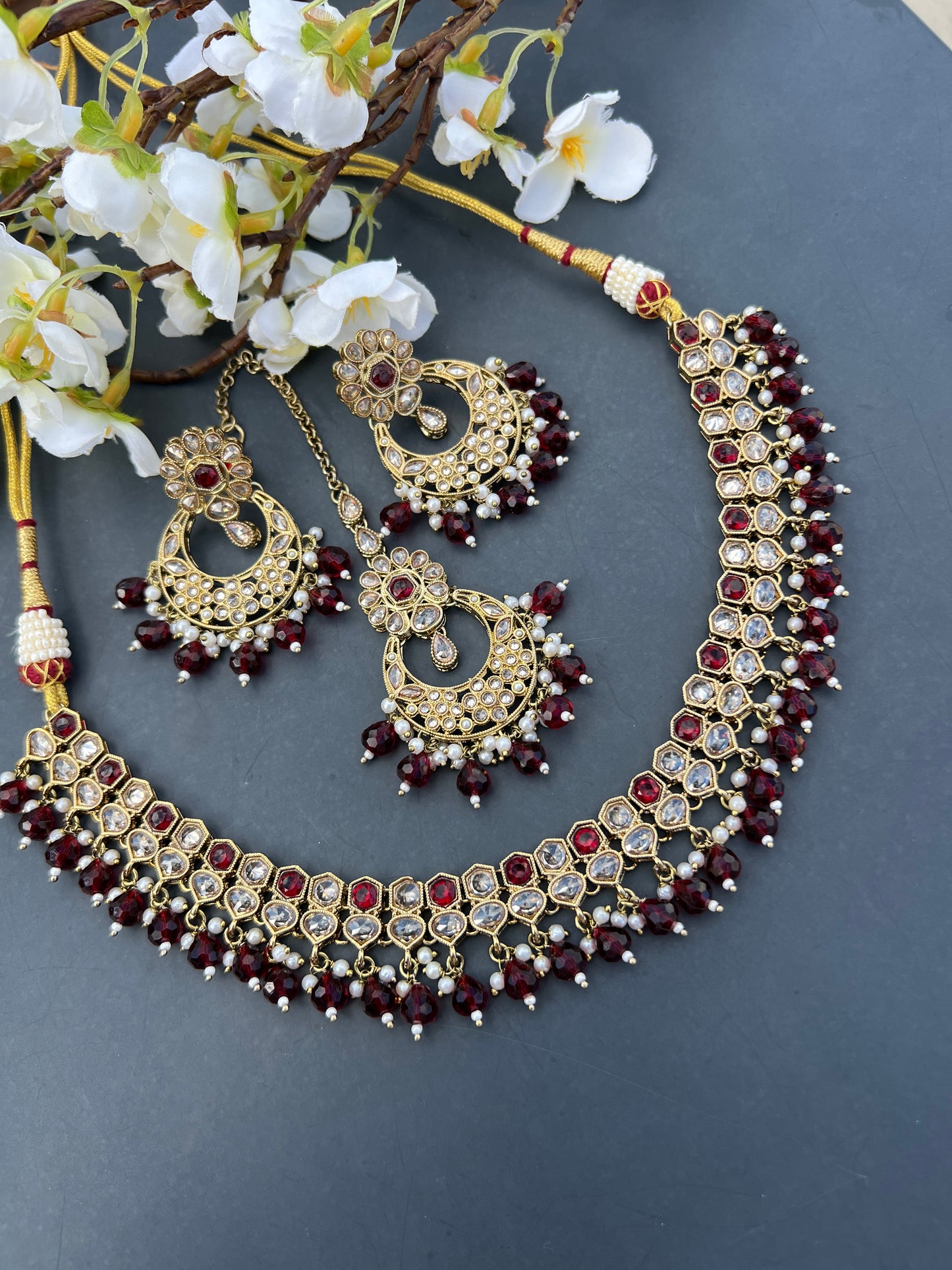Anshika necklace set