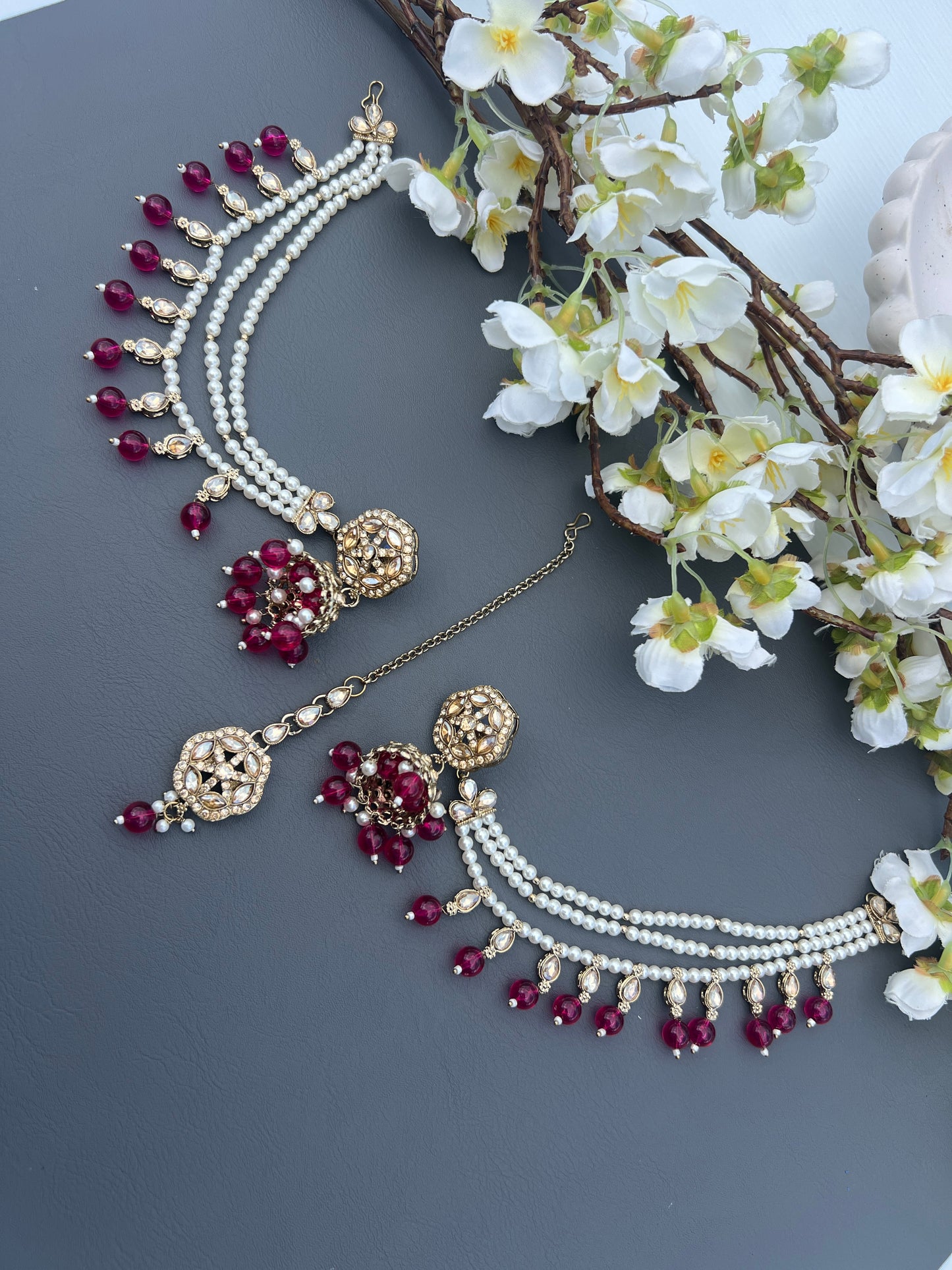 Small jhumki tikka set with ear chains