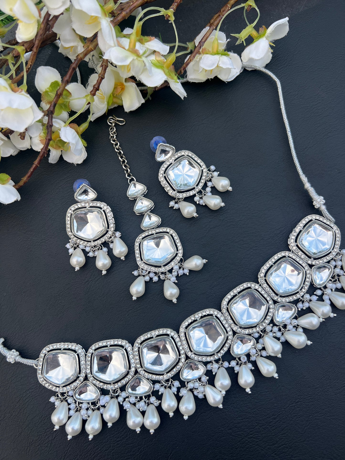 Anjini necklace set