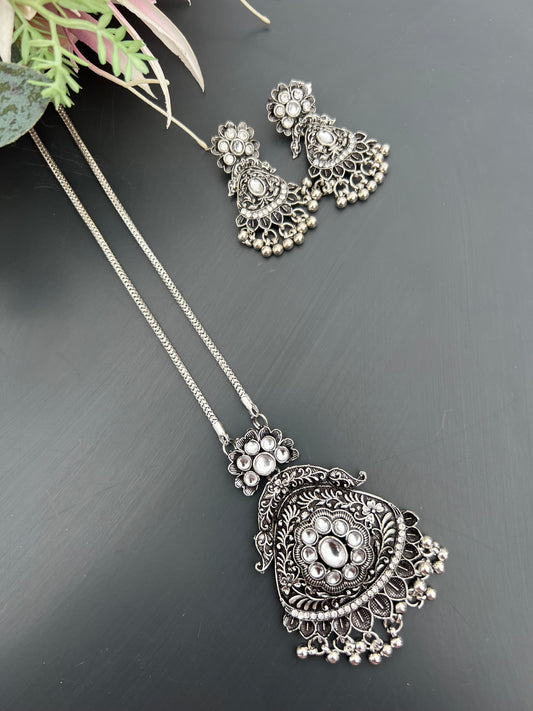 Reeni necklace