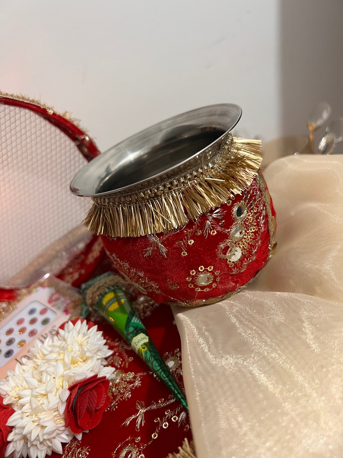 Kaynat embroidered Karwa chauth thali set