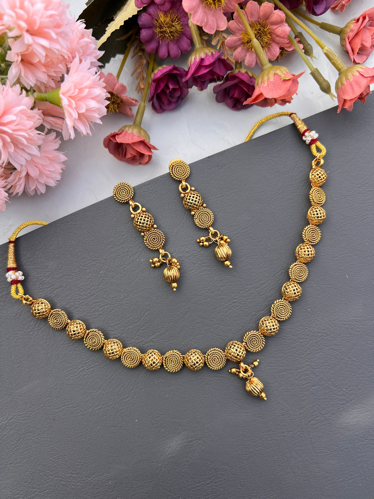 Regal Textured Bead Short Necklace Set