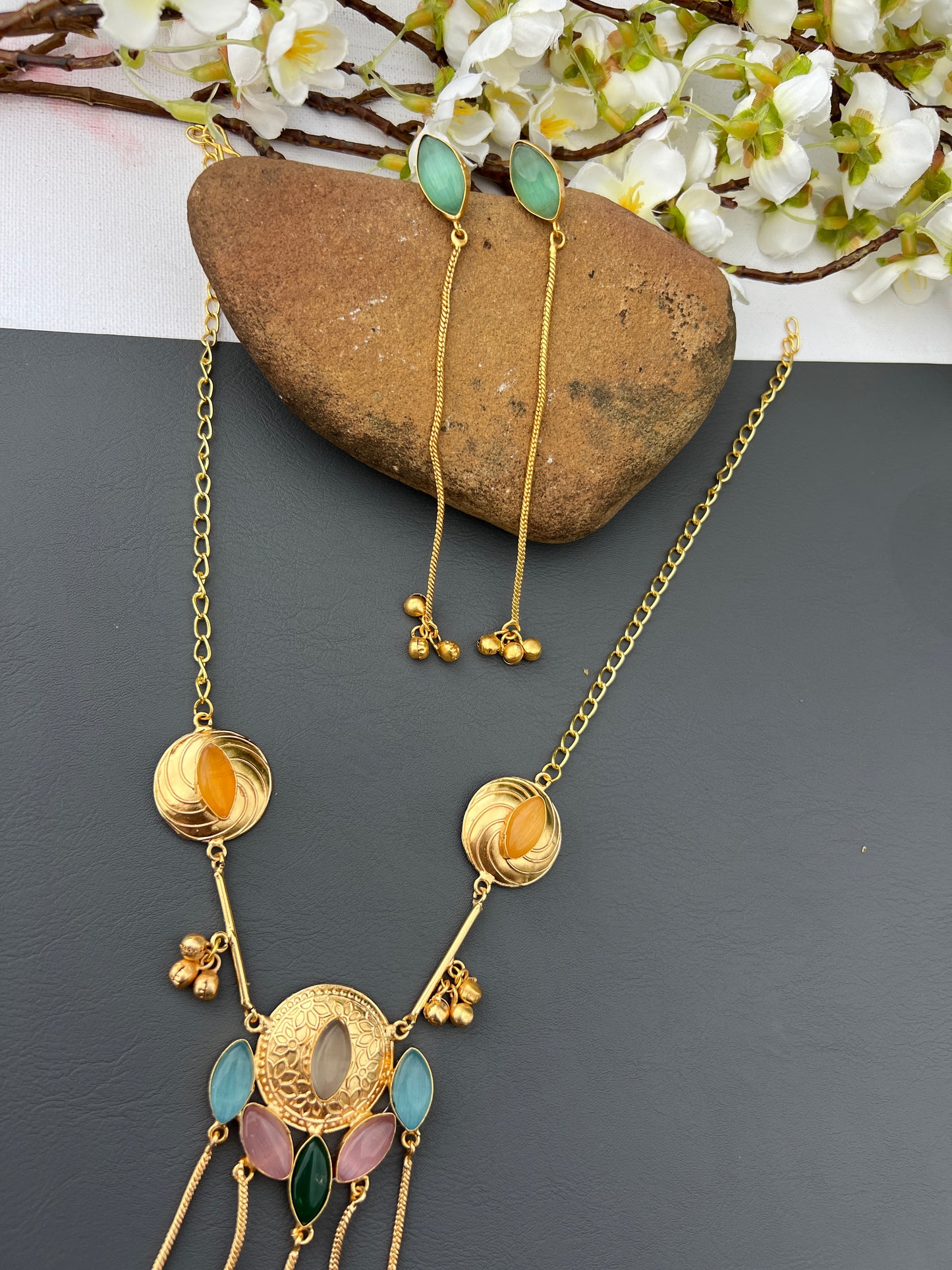 Kamya necklace set